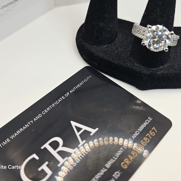 5ct Moissanite Ring Size 8. White Gold Plated - Picture 5 of 8